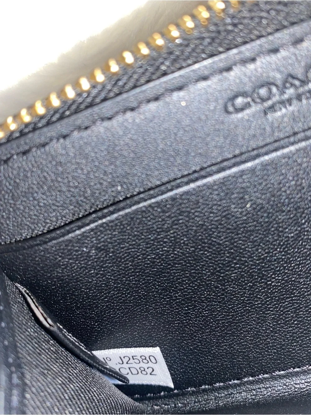 Coach Essential Small Zip Around Wallet With Charms New